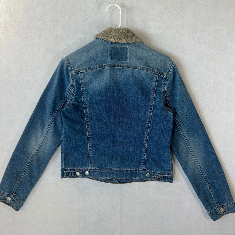 Levi's Women's M Denim Trucker Jacket Blue Button Sherpa Fur Trim 90s‎ Y2k